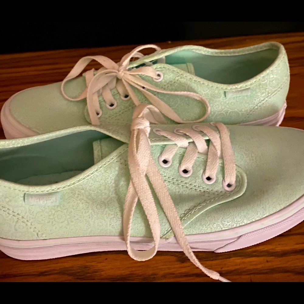 Vans - Picture 2 of 5